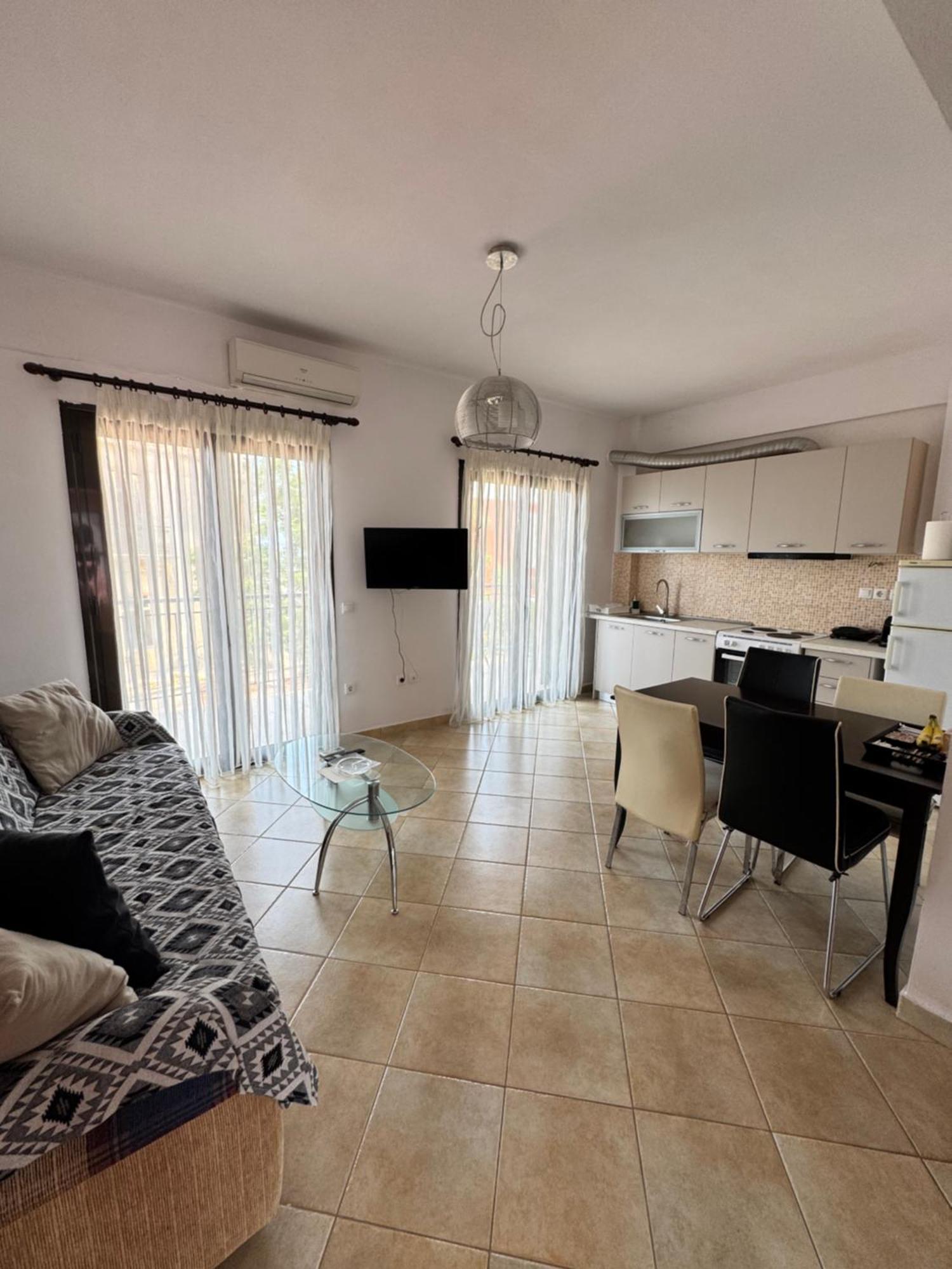 Alexis Apartments Pylos Exterior photo